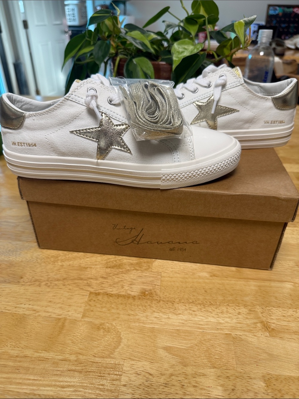 Vintage Havana Women’s Alive White Sneakers with Metallic Gold Star